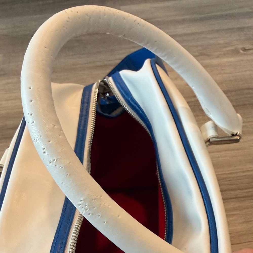 Emirates White and Blue Travel Bag - Picture 6 of 7